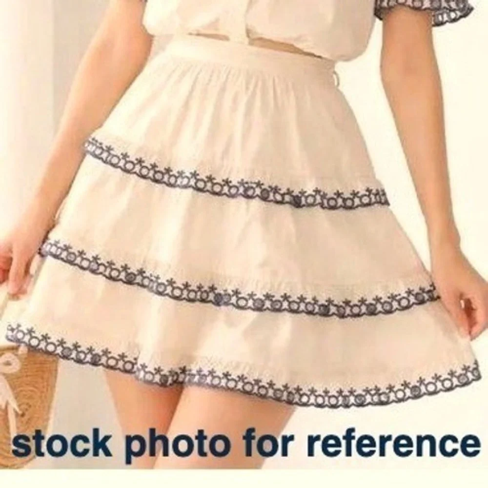 STELLAH women's skirt Cream Navy Blue Eyelet Tiered‎ Mini Ruffle Scalloped Large